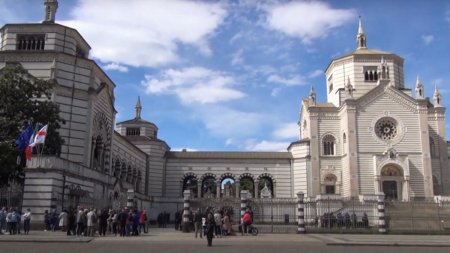 Valentine's Day sarbatorit in cimitir.  O asociatie din Italia a avut o initiativa care a devenit virala