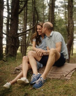 <span style='background:#EDF514'>PRINTU</span>l William si Kate marcheaza Ziua Indragostitilor cu o fotografie romantica