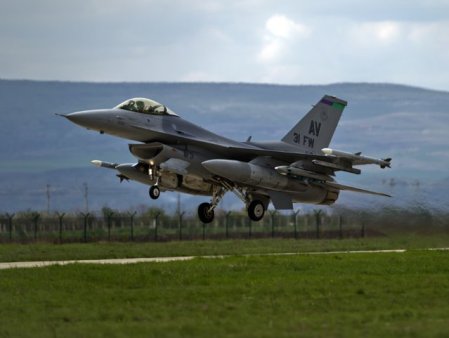 Luxemburg ar putea contribui la pregatirea <span style='background:#EDF514'>PILOTI</span>lor de F-16 la centrul de la Fetesti