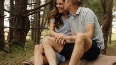 <span style='background:#EDF514'>PRINTU</span>l William si Kate au marcat Ziua Sfantului Valentin prin publicarea unei fotografii romantice