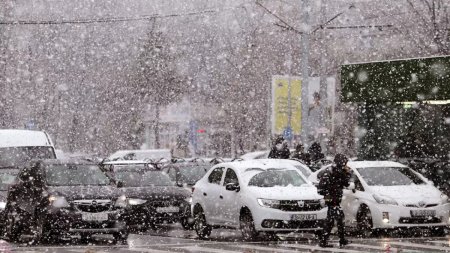 Noi alerte meteo: Val de ninsori, polei si ger pana marti in mai multe regiuni