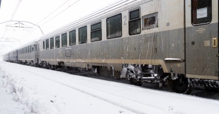 Un tren de calatori a deraiat in Brasov. Traficul feroviar a fost oprit