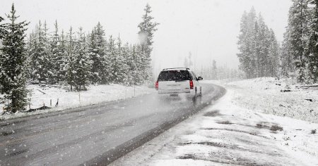 Studenta sechestrata si violata dupa ce s-a urcat, cu prietenul, in masina unor necunoscuti. Iubitul, dat jos din autoturism si lovit cu pumnii