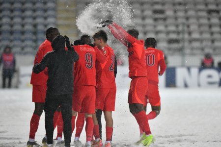 Cum a fost repetitia generala a FCSB pentru returul cu PAOK: Am primit si niste bulgari in cap. Reactie dupa ce Razvan Lucescu a spus ca victoria romanilor e fake