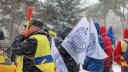 Ninge si se protesteaza: Ceferistii ies in strada impotriva <span style='background:#EDF514'>ANULARI</span>i a 200 de trenuri zilnice