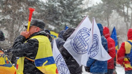 Ninge si se protesteaza: Ceferistii ies in strada impotriva anularii a 200 de trenuri zilnice