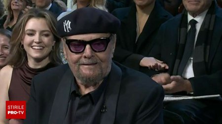 Jack Nicholson, aparitie rara la un eveniment din New York. <span style='background:#EDF514'>ACTORUL</span> nu mai fusese vazut public din 2023. VIDEO