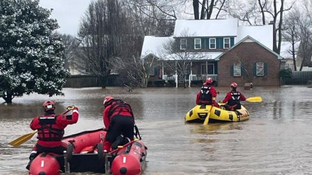 Cel putin 9 oameni au murit in urma inundatiilor devastatoare din Statele Unite. Donald Trump a declarat stare de urgenta