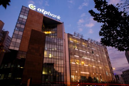 Integrarea OTP Bank in Banca Tran<span style='background:#EDF514'>SILVANIA</span> intra pe ultima suta de metri: clientii pot face banking cu OTP Bank Romania pana in 28 februarie, iar cardurile mai functioneaza pana in 1 martie