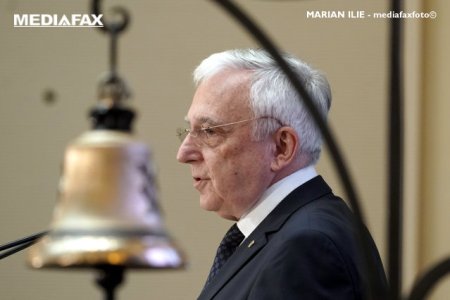 Mugur Isarescu reactie dupa ce guvernul progoneaza un curs peste 5 lei pentru un euro. Ce spune guvernatorul BNR despre inflatie si un razboi comercial SUA-UE