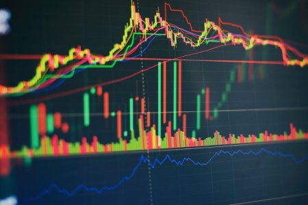 Bursa incepe saptamana de tranzactionare pe rosu, trasa in jos luni de Transgaz (-1,8%), Antibiotice Iasi (-1,6%) si Nuclearelectrica (-1,1%)