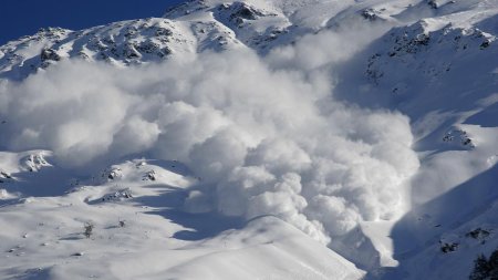 Risc urias de avalansa in Muntii Bucegi. Care e situatia in alte zone din tara