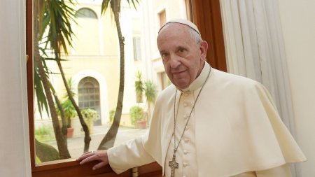 Masurile pe care le ia Papa Francisc pentru a-si proteja <span style='background:#EDF514'>MOSTENIREA</span>: Cu totii murim – iar el este un om de 88 de ani cu probleme pulmonare