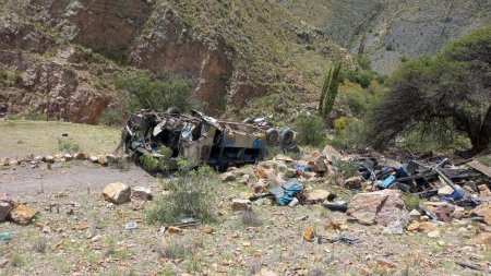 Accident cu 30 de morti dupa ce un autocar s-a prabusit intr-o rapa, intr-o zona muntoasa din Bolivia