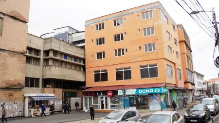 Hotelul Cristian din Cluj nu poate fi demolat, desi a fost construit ilegal. Cum s-ar putea rezolva problema