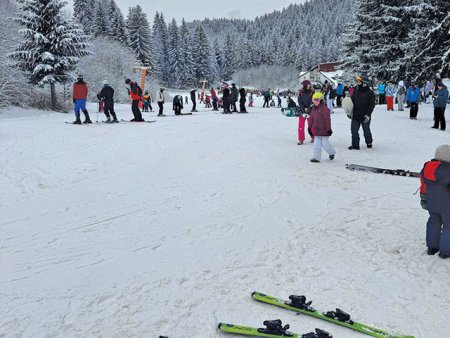 Hotelurile, pline in vacanta de schi. Este cea mai buna vacanta pe care am avut-o de cativa ani incoace. A depasit perioada de dinainte de pandemie