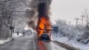 Un autotren care transporta opt autoturisme a luat foc pe DN 72, in judetul Dambovita