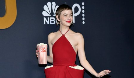 Cum arata rochia popcorn purtata de Emma Stone pe covorul rosu. Actrita a atras toate privirile cu creatia Louis Vuitton