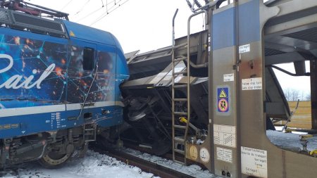 <span style='background:#EDF514'>ACCIDENT FEROVIAR</span> mortal, Planul Rosu a fost activat. Un sef de tren si-a pierdut viata