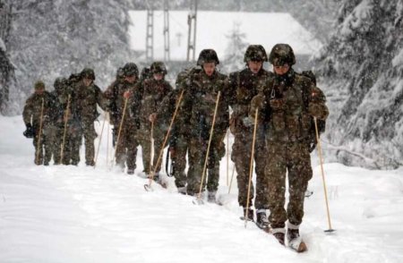 Cum se pregatesc cei dintr-o arma de elita a Armatei Romane: vanatorii de munte. Daca am face un film, l-ati viziona pana la capat