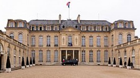 Bolojan, primit la Palatul Elysee de presedintele Macron