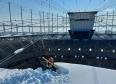 Imagini incredibile pe Arena Nationala, inainte de FCSB - PAOK: alpinistii utilitari, chemati sa curete zapada de pe acoperis