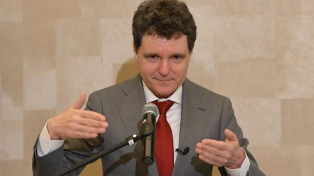 Ce i-ar spune <span style='background:#EDF514'>NICUSOR DAN</span> lui Donald Trump, daca ar fi presedintele Romaniei: Rusia e un vecin periculos. Mesaj si pentru JD Vance