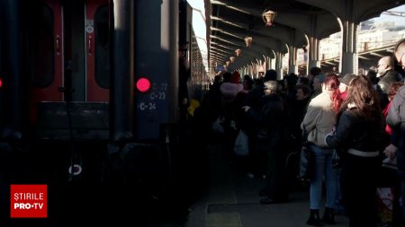 Locomotiva unui tren de calatori s-a defectat in halta Ciolpani, la -12 grade. Calatorii au fost preluati de microbuze