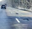 Autostrada A1 Bucuresti-Pitesti s-a umplut de gropi, dupa deszapezire. Soferii se plang ca-si rup masinile