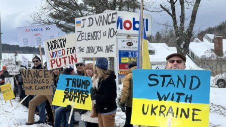 JD Vance si-a dus familia la schi in Vermont, dar a fost mutat intr-un loc ascuns, dupa ce a vazut protestatari care-i strigau du-te si schiaza in Rusia