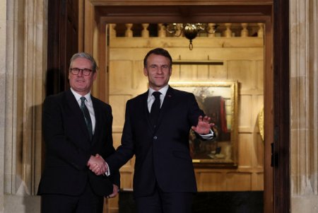 Emmanuel Macron a sosit la Lancaster House pentru summitul <span style='background:#EDF514'>DE LA LONDRA</span>