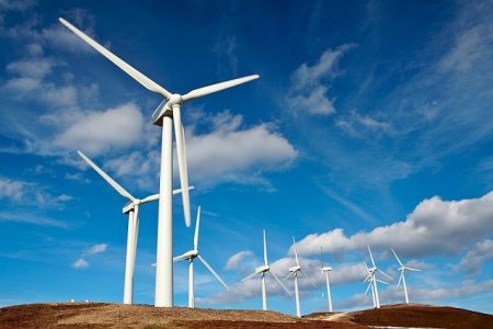 Investitie majora in energie: Danezii de la Eurowind vor sa puna pe masa peste un miliard de euro pentru dezvoltarea unui proiect de energie eoliana in Botosani, de aproape 1.200 MW. Adrian Dobre, Country Manager: Romania poate sa devina un exportator important de energie in regiune