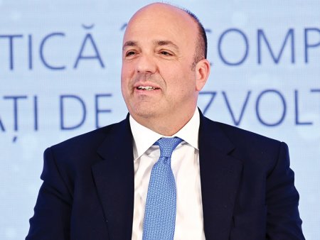 Konstantinos Mavros, CEO al PPC Renewables: Cand faci o cautare cu Chat GPT, consumi de opt ori mai multa energie decat daca faci aceeasi cautare prin Google. Inteligenta Artificiala va creste enorm cererea de energie