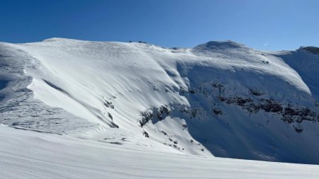 Risc crescut de avalansa in <span style='background:#EDF514'>MUNTII BUCEGI</span>. Recomandarile salvamontistilor pentru turisti si schior