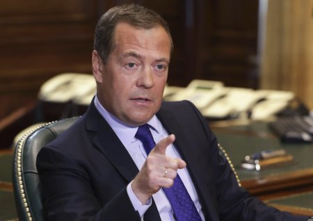 Rusia trebuie sa provoace infrangerea <span style='background:#EDF514'>MAXIMA</span> Ucrainei, spune Medvedev