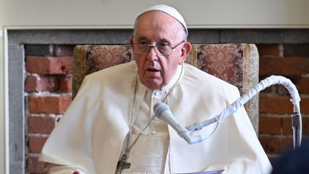 Vaticanul isi tine respiratia, asteptand zilnic vesti despre starea Papei Francisc: Traim de pe o zi pe alta