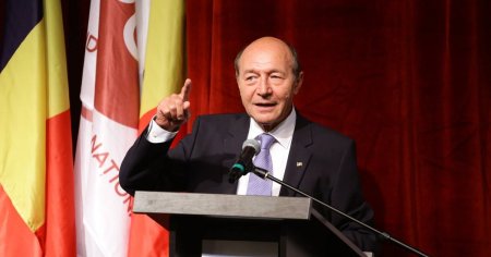 <span style='background:#EDF514'>BASESCU</span>, atac dur la Trump: Daca ar putea sa dea Europa pe mana lui Putin, ar face-o. Inarmarea, cea mai buna reactie