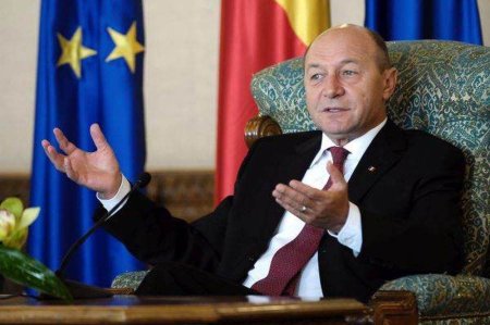 Traian <span style='background:#EDF514'>BASESCU</span>: Trump isi coreleaza pozitiile si actiunile cu Putin, atacand democratia din Romania si Moldova