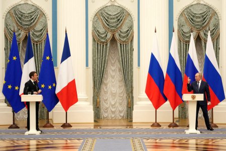 Macron, tinta atacurilor Moscovei. Rusia ameninta si acuza Europa de razboi