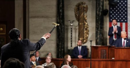 Camera Reprezentantilor l-a cenzurat pe democratul care a protestat in timpul discursului lui Trump. Al Green: As face-o din nou