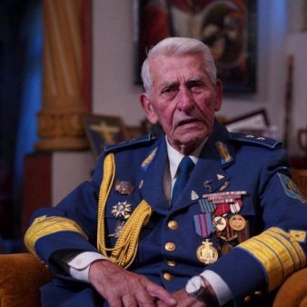 Paramilitary group accused of treason, a centenarian general in the middle of the plot