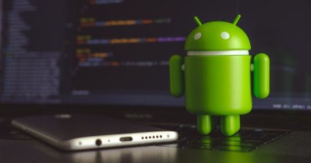 Utilizatorii Android, s<span style='background:#EDF514'>FATU</span>iti sa isi verifice imediat telefoanele. Sunt expusi la atacuri din partea hackerilor