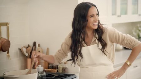 Noul s<span style='background:#EDF514'>ERIAL</span> cu Meghan Markle de pe Netflix va avea si sezonul 2. Ducesa de Sussex tocmai a facut anuntul: Va fi difuzat tot anul acesta