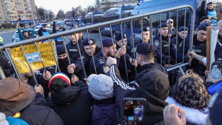 Un politist din Bucuresti este anchetat dupa ce a participat la un miting pro Calin Georgescu. El a refuzat testarea psihologica