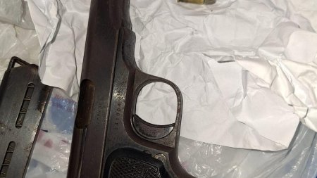 Barbat din Galati, prins in Bucuresti cu un pistol letal si gloante