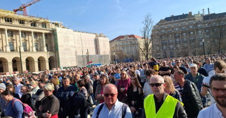 Protest masiv la Budapesta. Oamenii cer norme europene de asistenta medicala