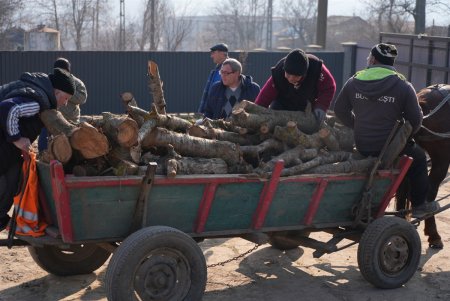 Sprijin dupa <span style='background:#EDF514'>INUNDATII</span> in Galati. Arhiepiscopia Dunarii de Jos ofera ajutor la peste 400 de familii afectate