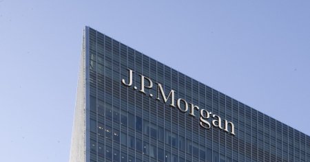 <span style='background:#EDF514'>ECONOMISTUL</span> sef al JP Morgan: Exista un risc de 40% ca SUA sa intre in recesiune: Tarifele lui Trump cresc riscul la 50%