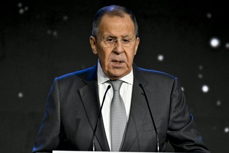 Lavrov spune ca obsesia Europei pentru forte de mentinere a pacii nu va pune capat razboiului