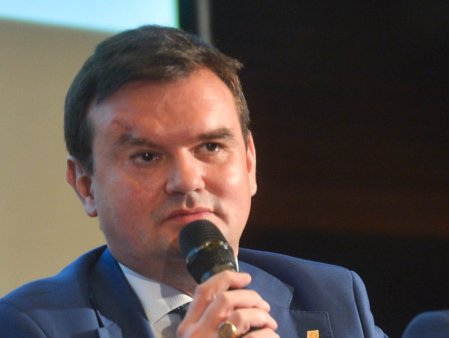 Andrei Stamatian, CEO al EnergBank, banca din Republica Moldova, are aprobarea BNR pentru a intra in Consiliul de Administratie al Libra Bank in locul lui Siminel Andrei